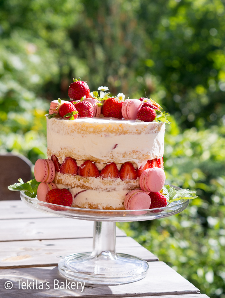 juhannuksen mansikka naked cake