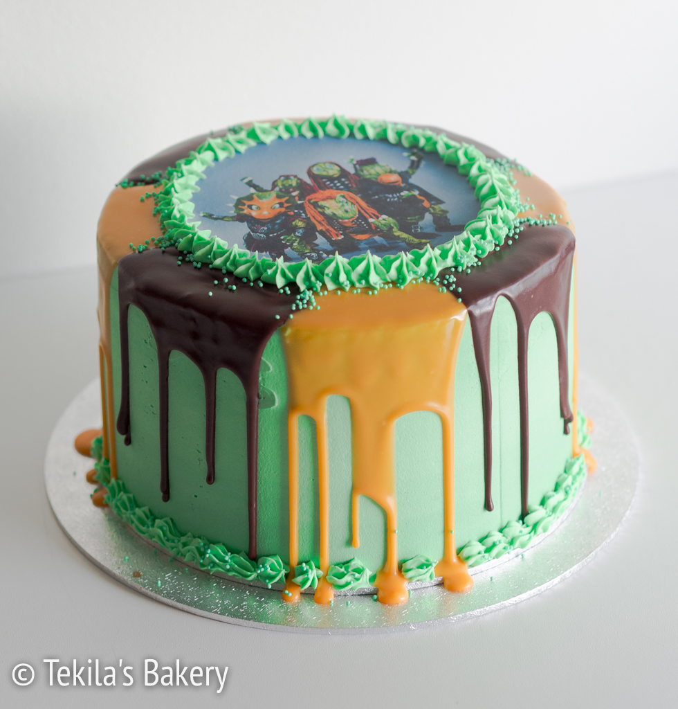 hevisaurus drip cake